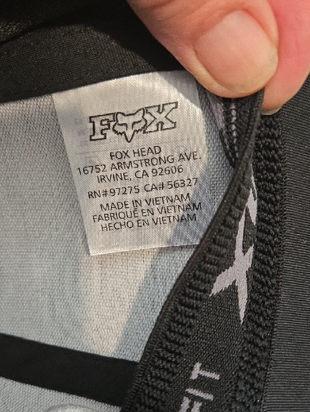 Fox mens Black Hat with White Fox Head Logo - Picture 3 of 6